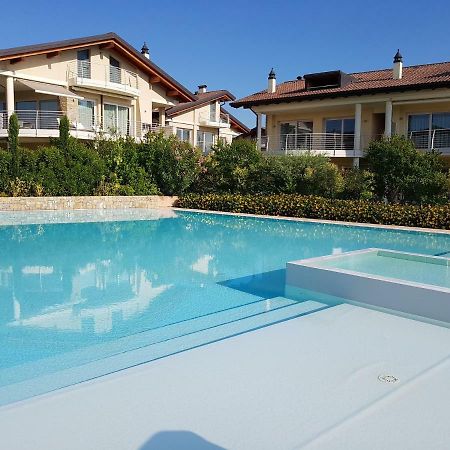 De Luxe Apartments Eden Сирмионе Экстерьер фото