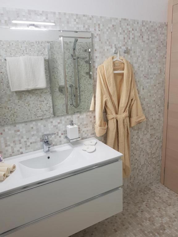 De Luxe Apartments Eden Сирмионе Экстерьер фото