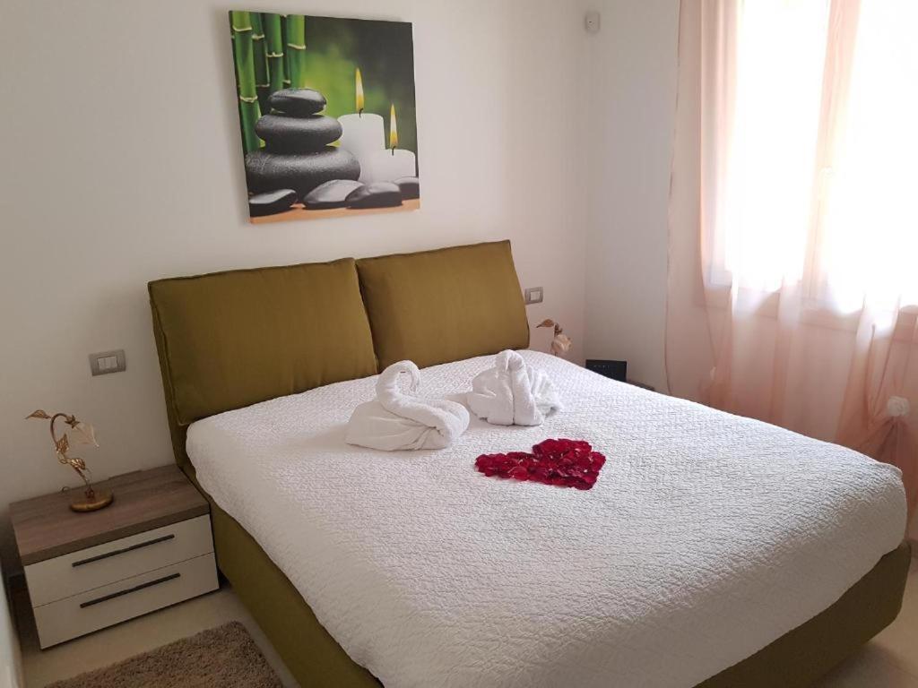 De Luxe Apartments Eden Сирмионе Экстерьер фото