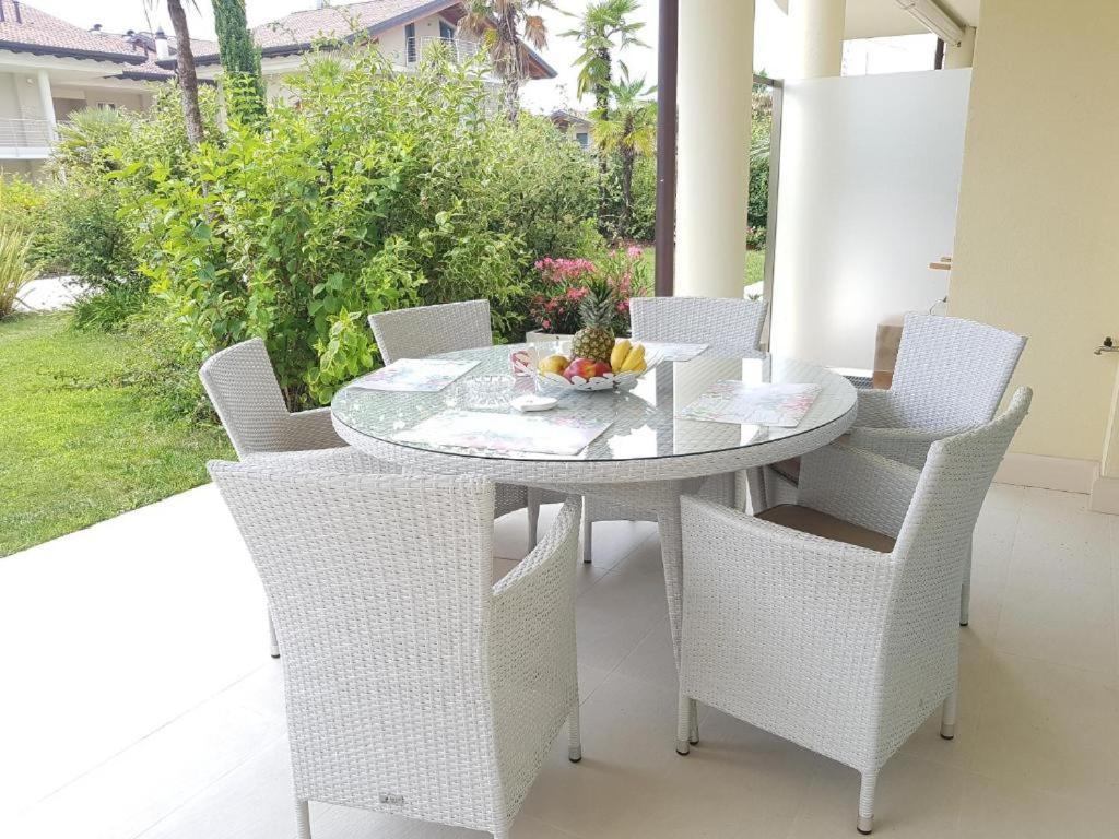 De Luxe Apartments Eden Сирмионе Экстерьер фото