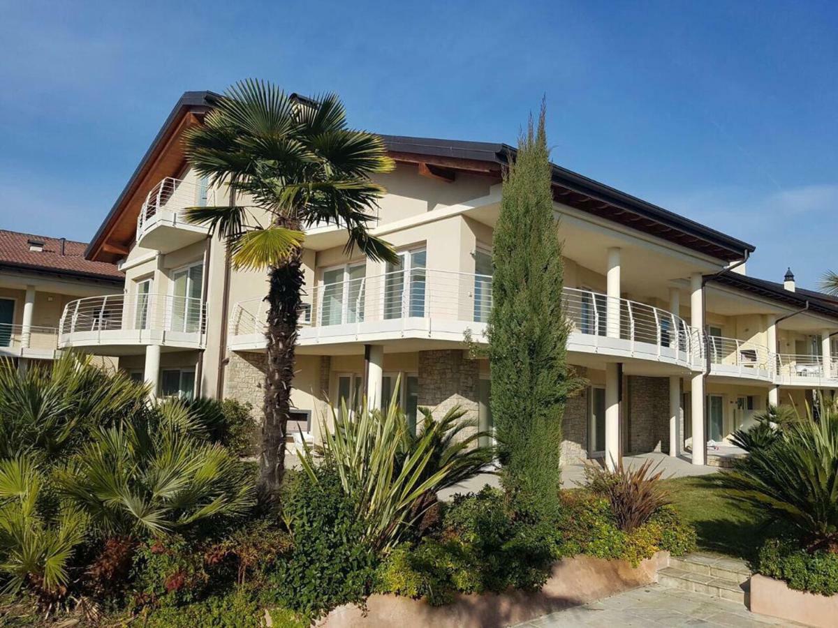 De Luxe Apartments Eden Сирмионе Экстерьер фото