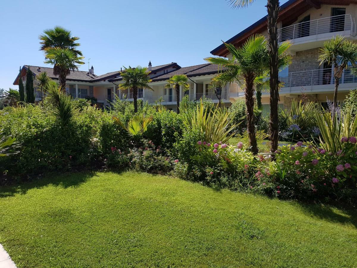 De Luxe Apartments Eden Сирмионе Экстерьер фото